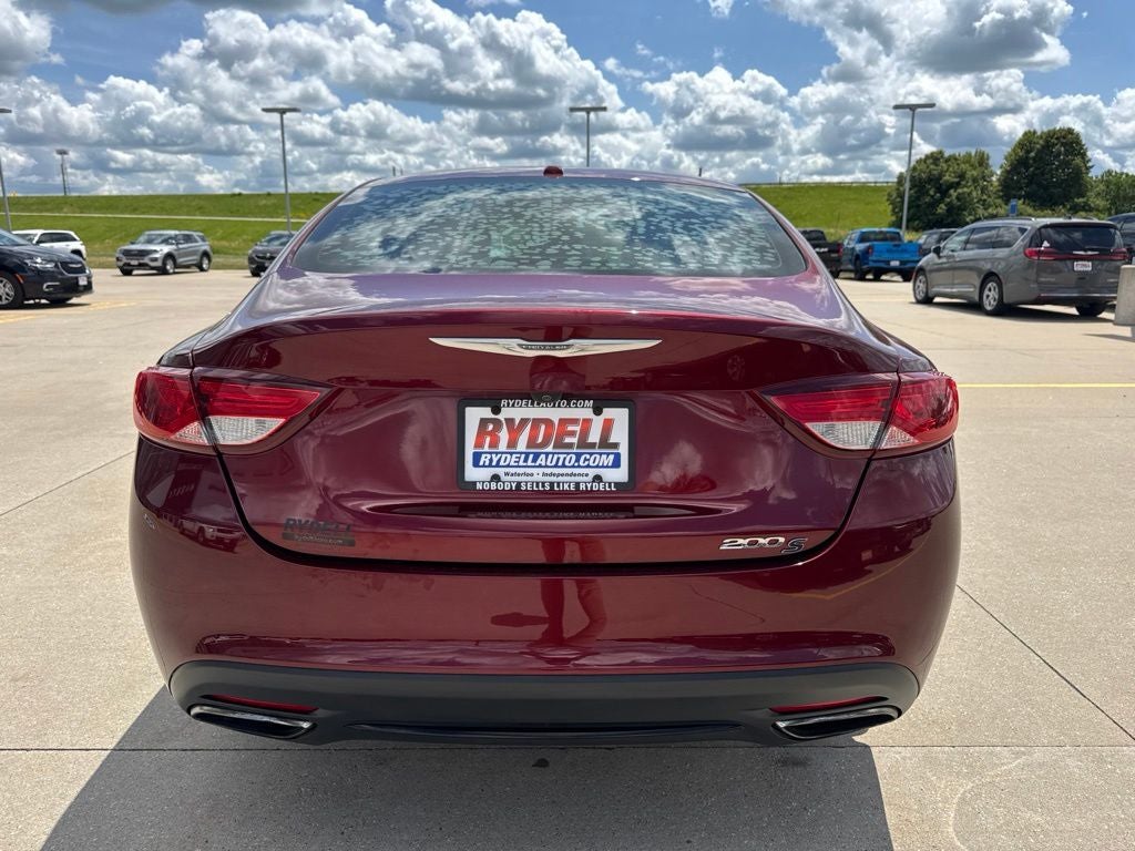 2016 Chrysler 200 S