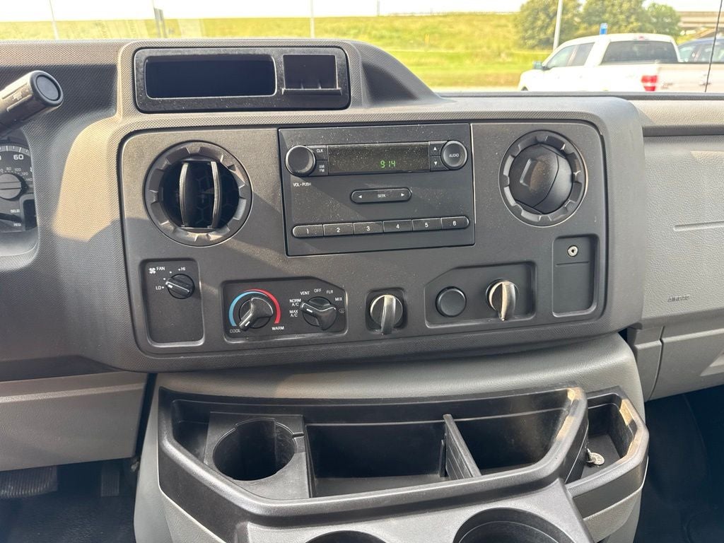 2018 Ford E-350SD Base Cutaway