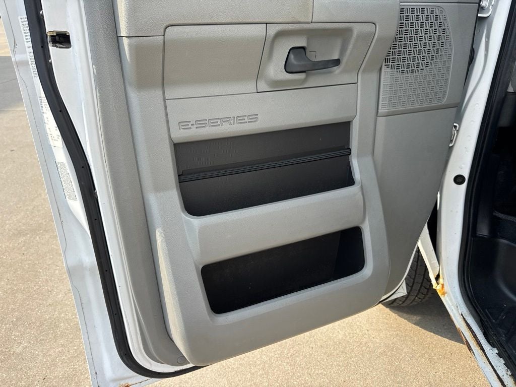 2018 Ford E-350SD Base Cutaway
