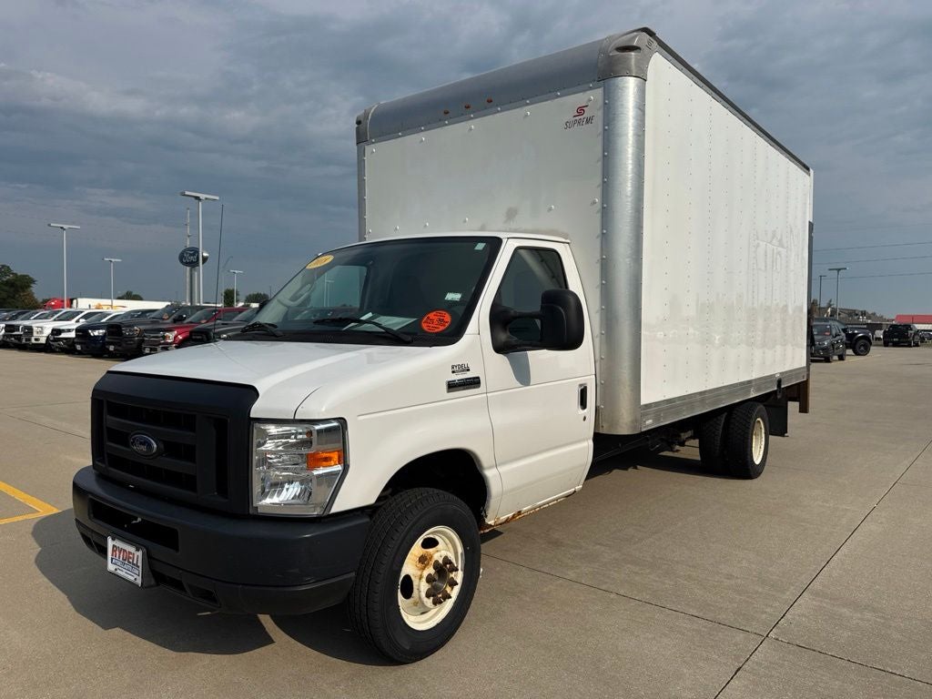 2018 Ford E-350SD Base Cutaway
