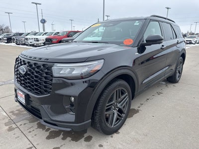 2025 Ford Explorer ST-Line