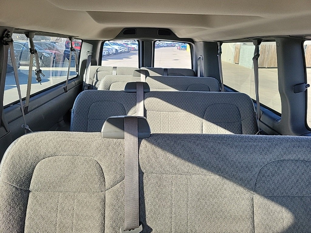2025 Chevrolet Express 3500 LT Passenger