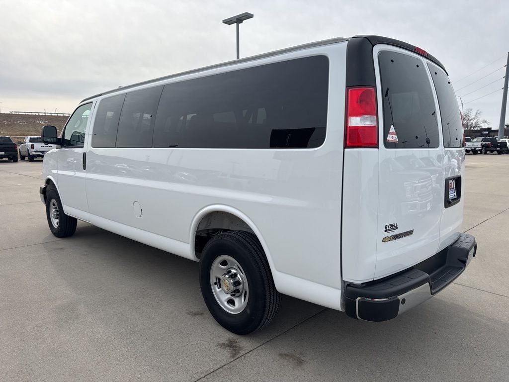 2025 Chevrolet Express 3500 LT Passenger
