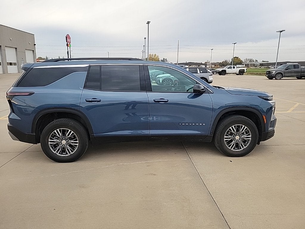 2024 Chevrolet Traverse LT 2LT