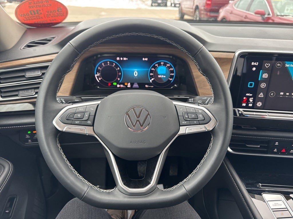 2025 Volkswagen Atlas 2.0T SE w/Technology