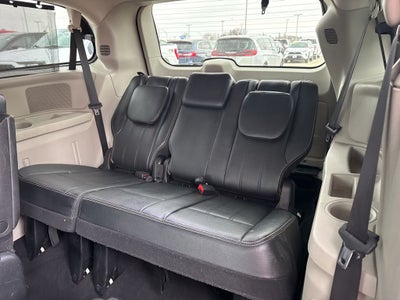 2016 Chrysler Town & Country Touring-L