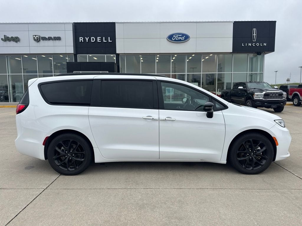2025 Chrysler Pacifica Limited