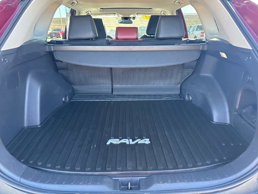 2022 Toyota RAV4 Hybrid XLE Premium