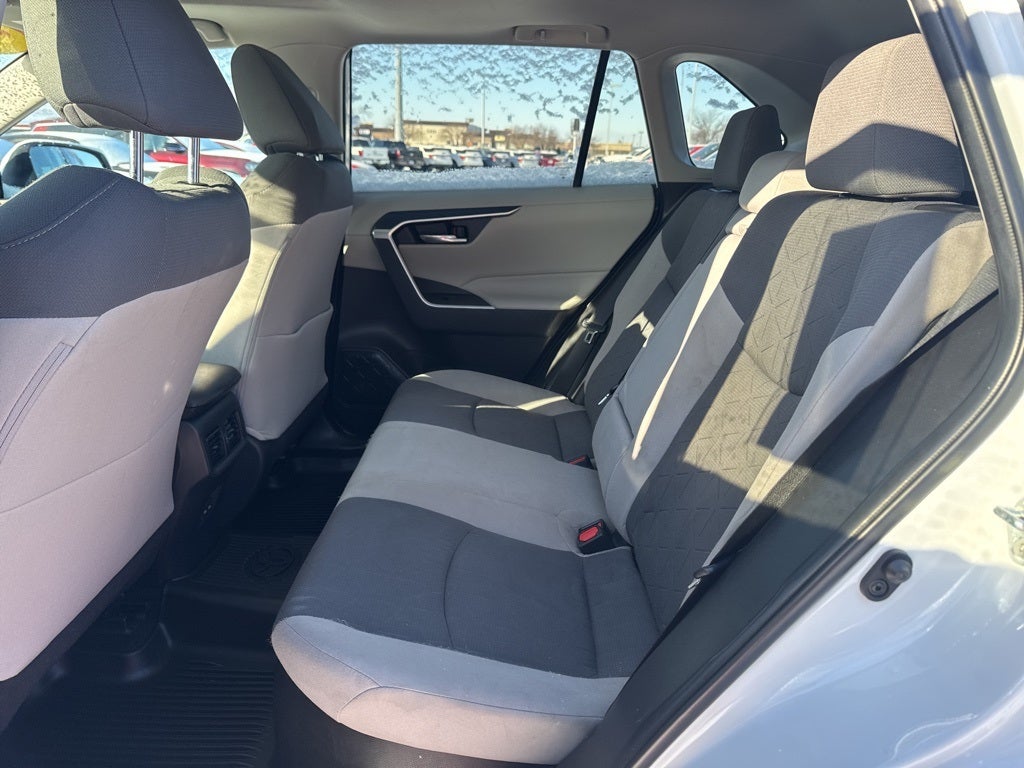 2022 Toyota RAV4 Hybrid XLE