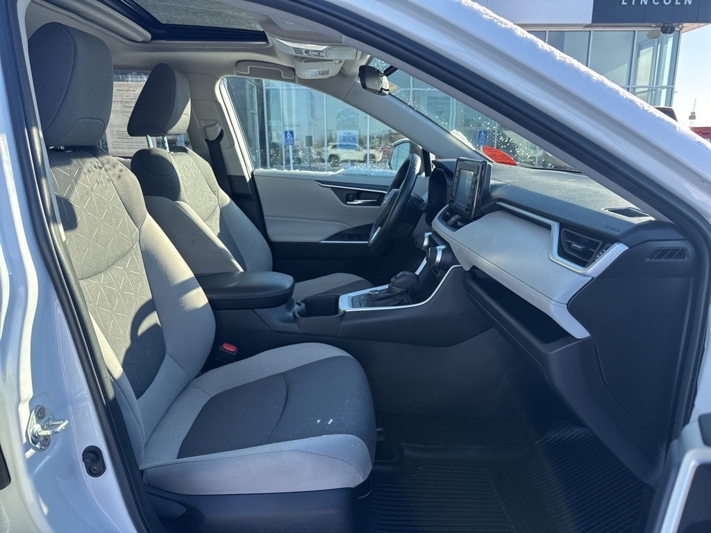 2022 Toyota RAV4 Hybrid XLE