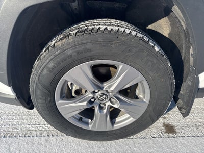 2022 Toyota RAV4 Hybrid XLE