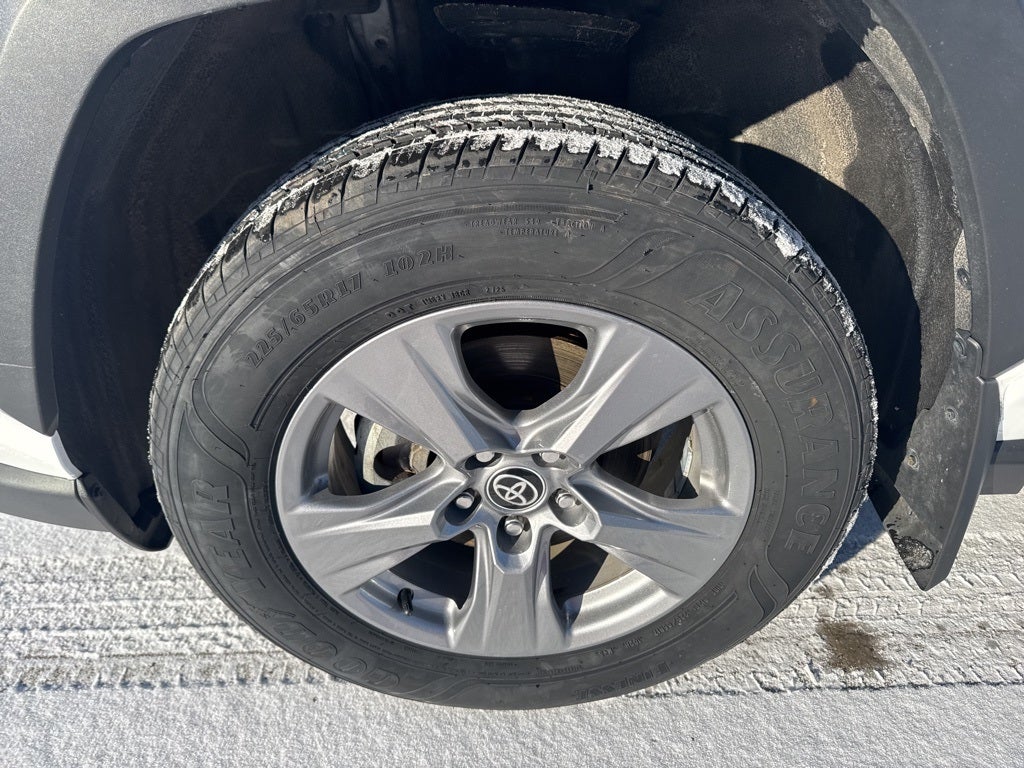 2022 Toyota RAV4 Hybrid XLE