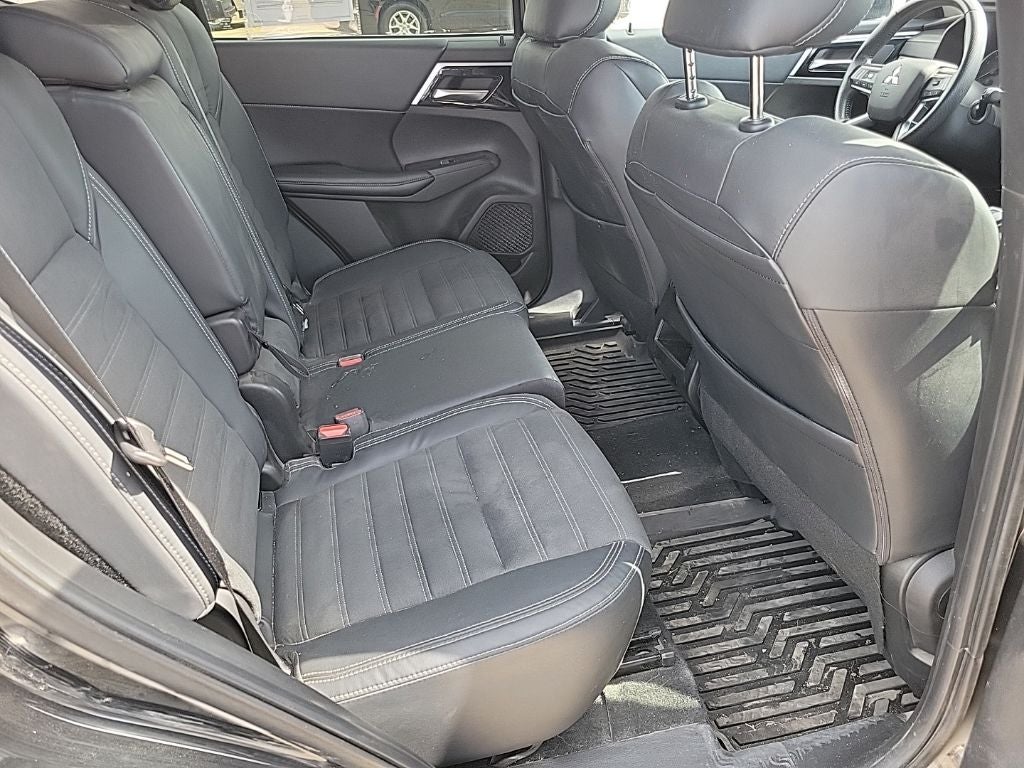 2022 Mitsubishi Outlander SE
