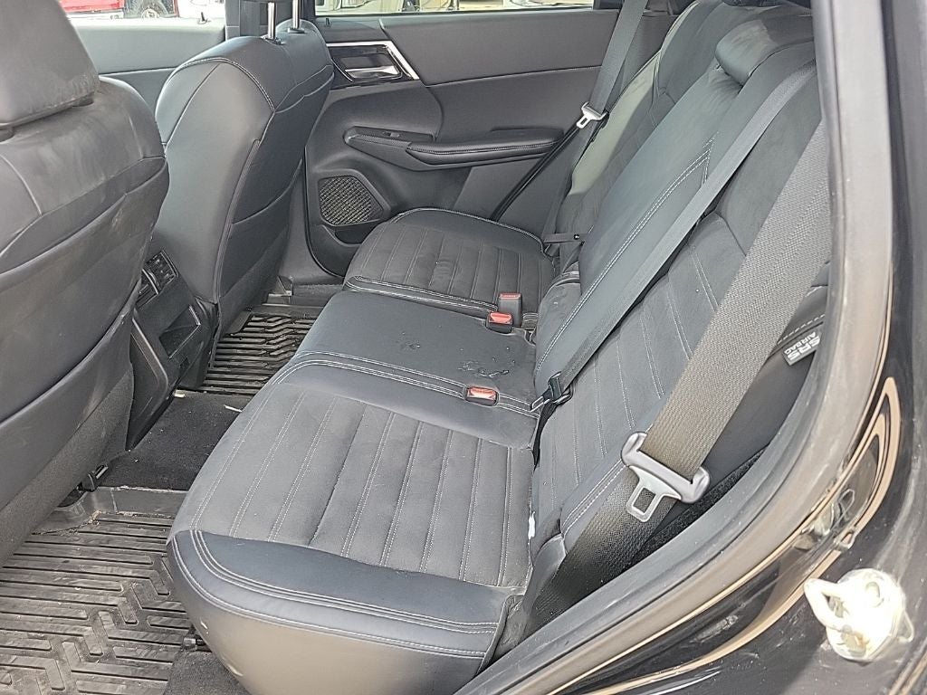 2022 Mitsubishi Outlander SE