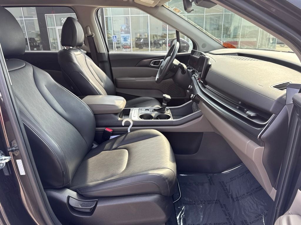 2025 Kia Carnival LXS
