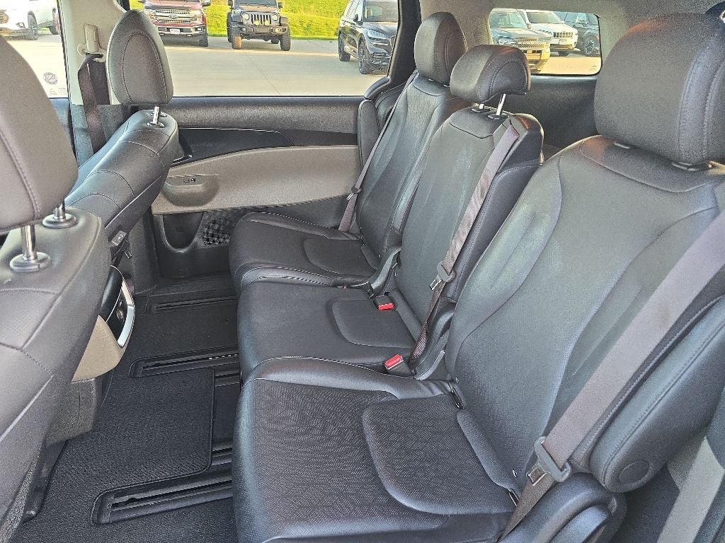 2025 Kia Carnival LXS