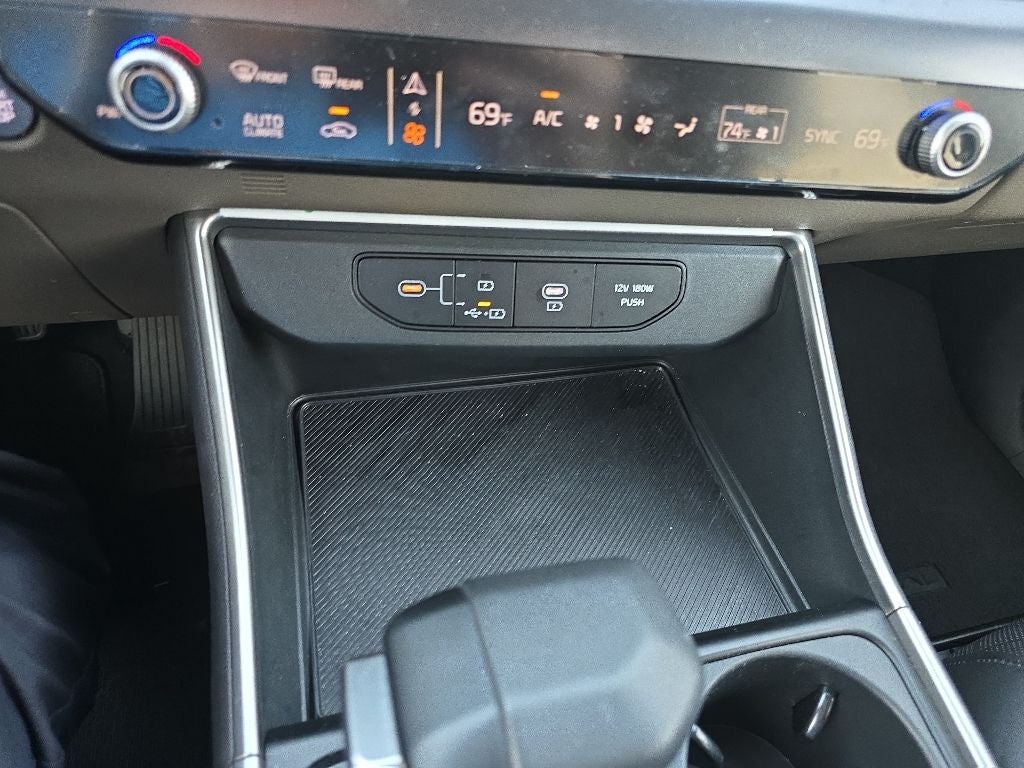 2025 Kia Carnival LXS