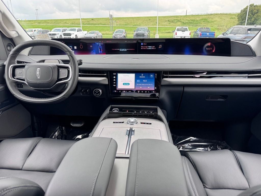 2027 Lincoln Navigator Premiere