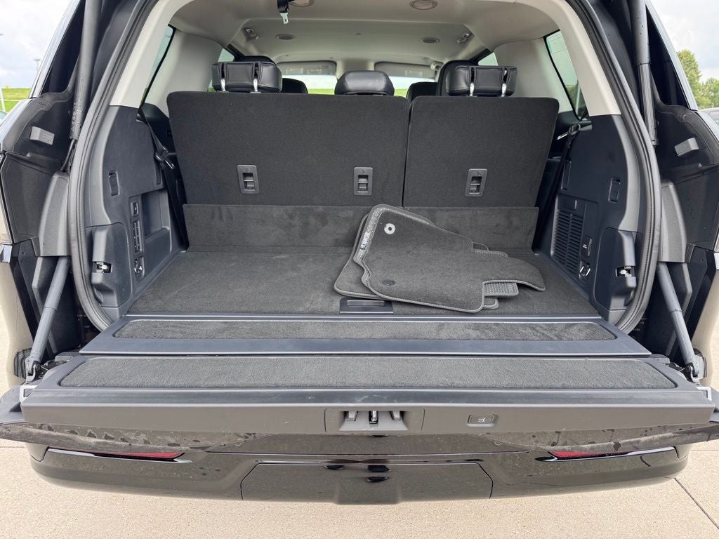 2027 Lincoln Navigator Premiere