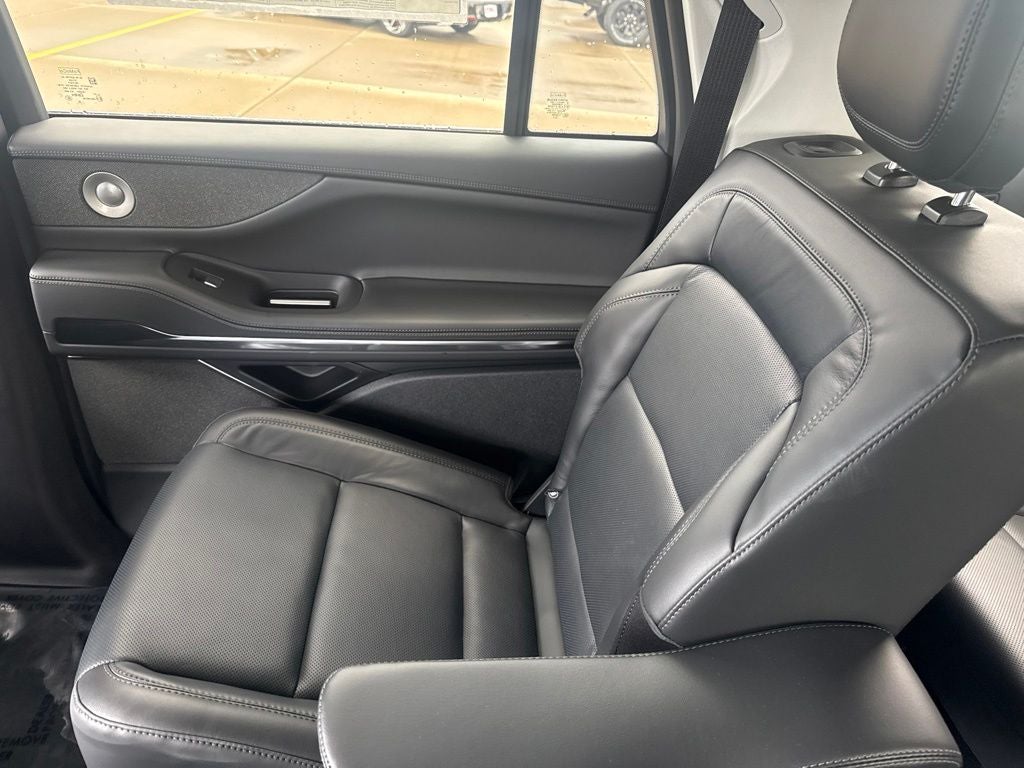 2027 Lincoln Navigator L Reserve