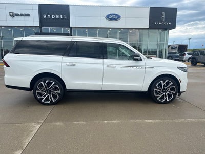 2027 Lincoln Navigator L Reserve