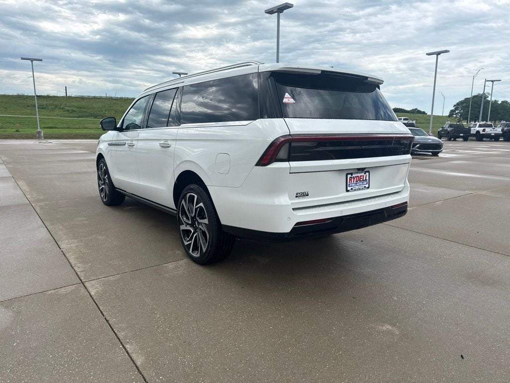 2027 Lincoln Navigator L Reserve