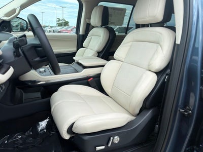 2027 Lincoln Navigator Premiere L