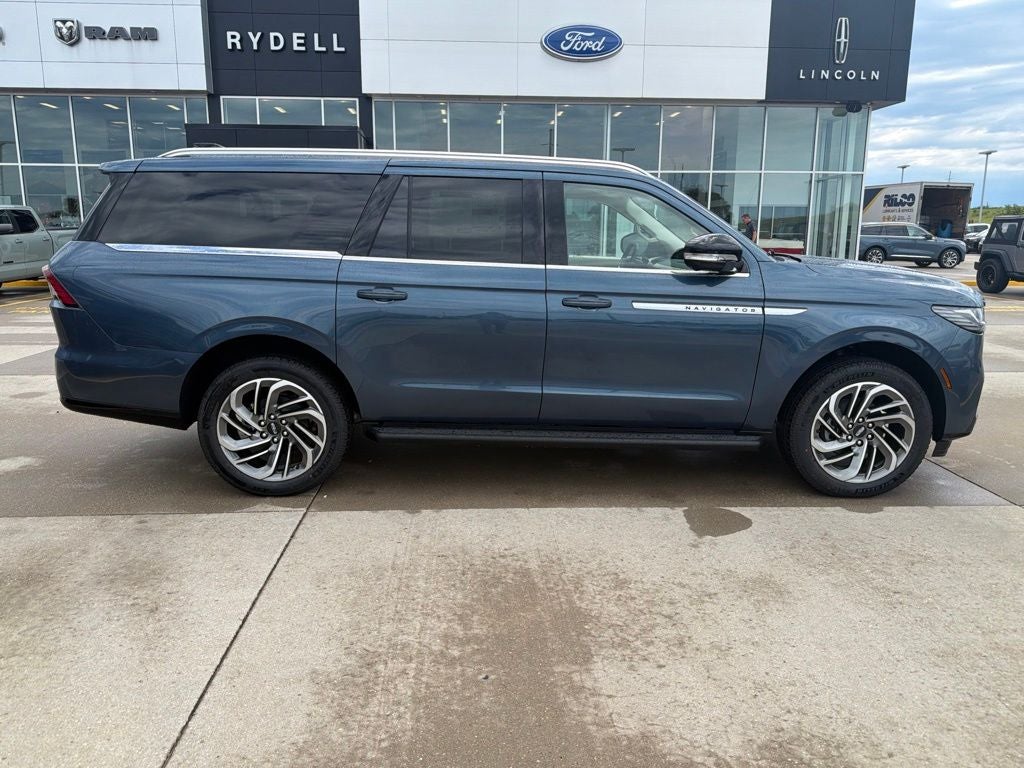 2027 Lincoln Navigator Premiere L