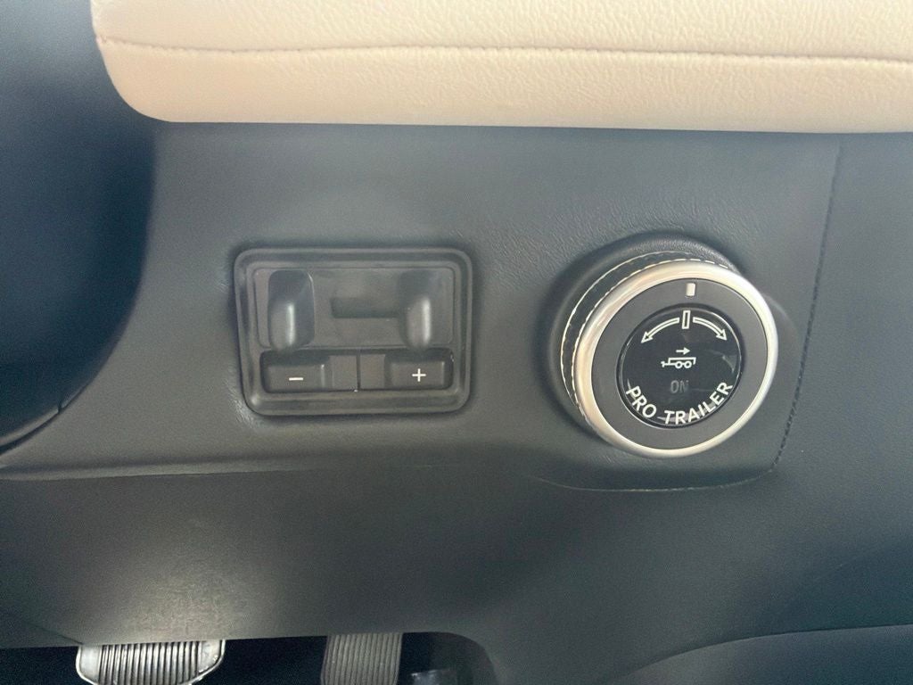 2027 Lincoln Navigator Premiere L