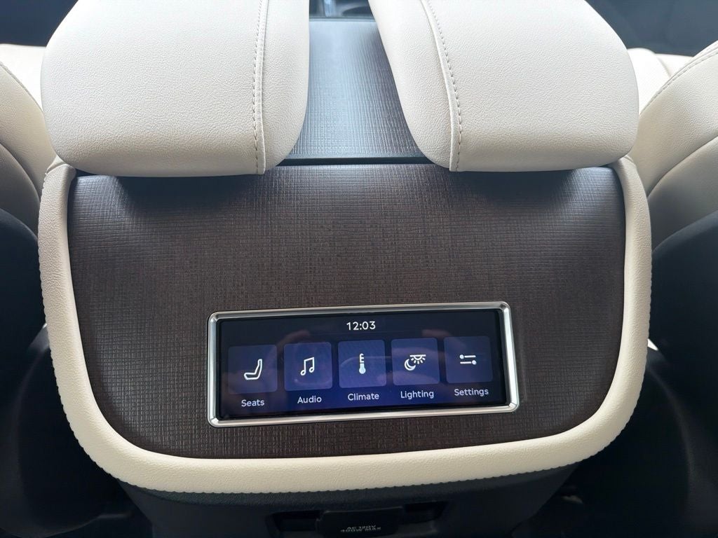 2027 Lincoln Navigator Premiere L