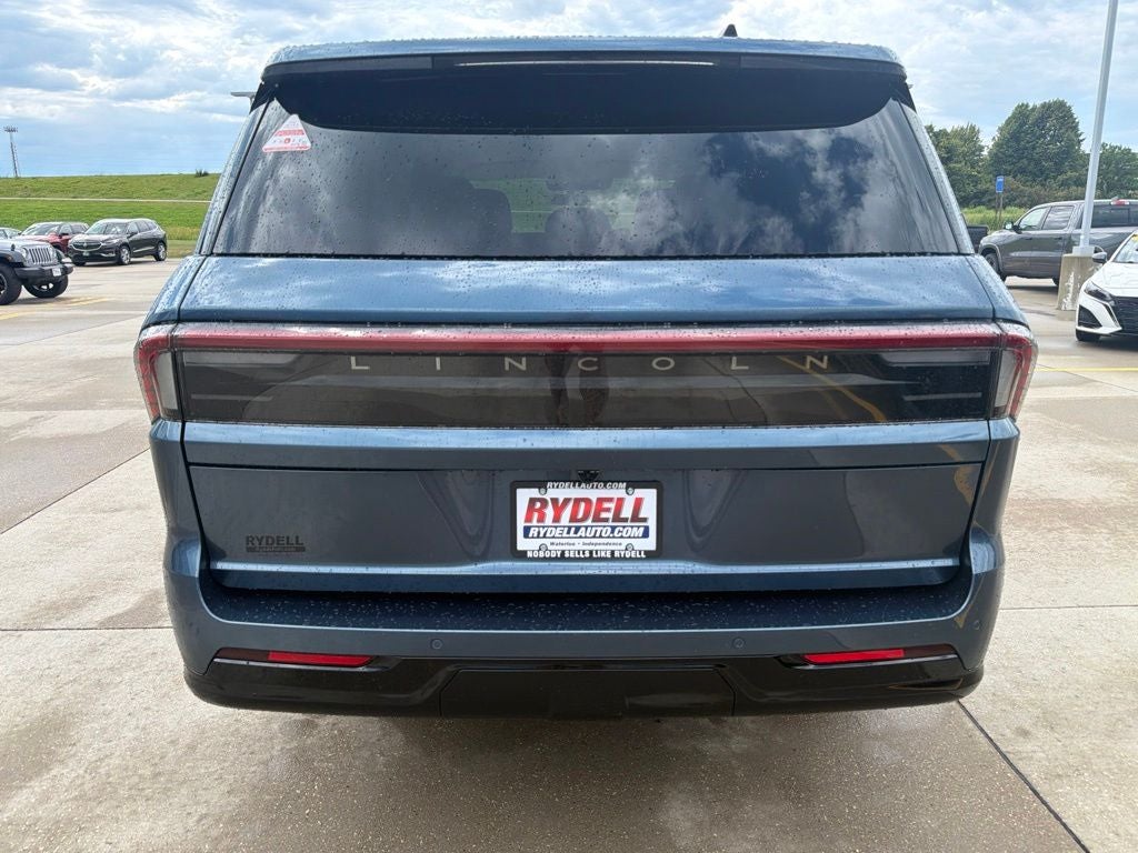 2027 Lincoln Navigator Premiere L