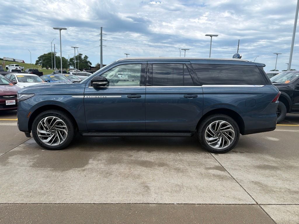 2027 Lincoln Navigator Premiere L