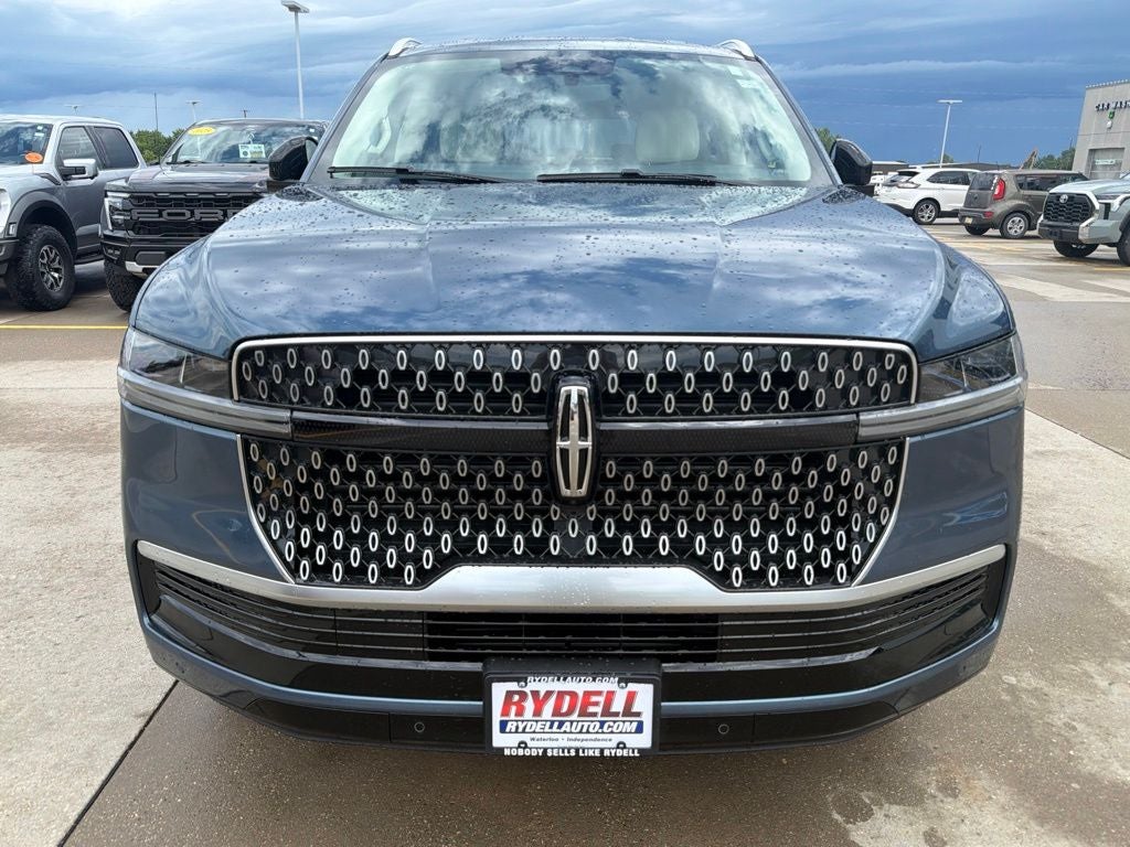 2027 Lincoln Navigator Premiere L
