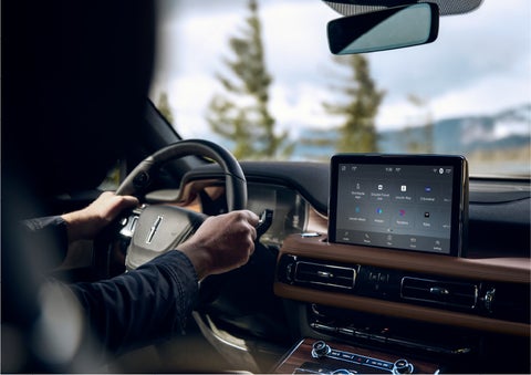 The center touch screen in a 2023 Lincoln Aviator® SUV is shown | Rydell Lincoln in Independence IA