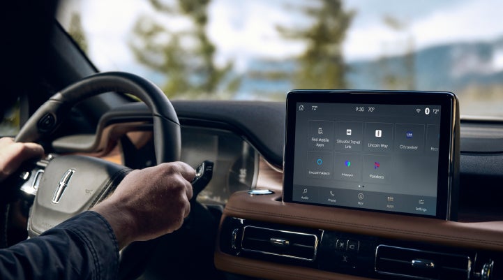 The center touchscreen of a Lincoln Aviator® SUV is shown | Rydell Lincoln in Independence IA