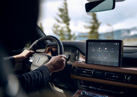 The center touch screen in a 2024 Lincoln Aviator® SUV is shown | Rydell Lincoln in Independence IA