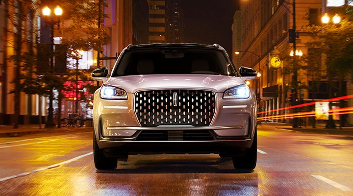 The striking grille of a 2024 Lincoln Corsair® SUV is shown. | Rydell Lincoln in Independence IA