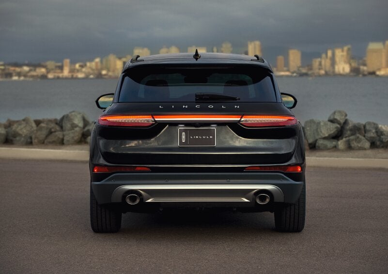 The rear lighting of the 2025 Lincoln Corsair® SUV spans the entire width of the vehicle. | Rydell Lincoln in Independence IA