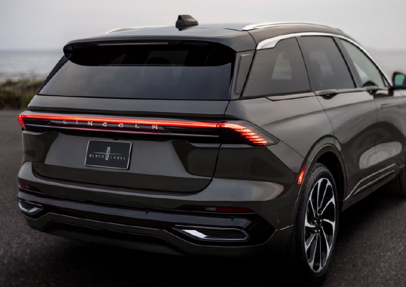 The rear of a 2025 Lincoln Black Label Nautilus® SUV displays full LED rear lighting. | Rydell Lincoln in Independence IA