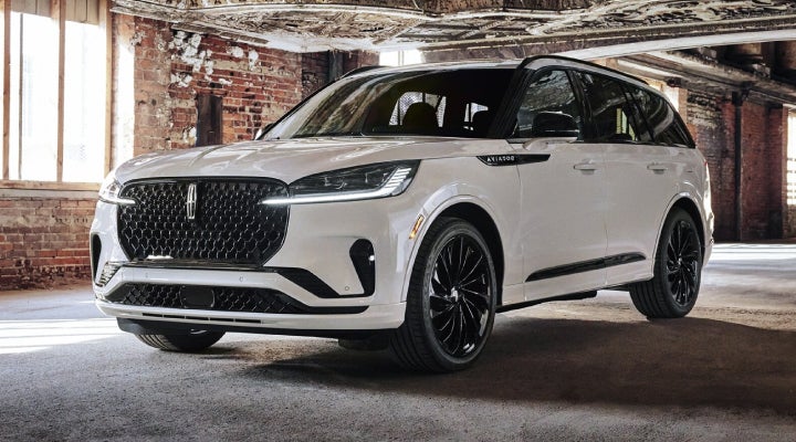 A 2026 Lincoln Aviator® SUV is shown with the available Jet Appearance Package. | Rydell Lincoln in Independence IA