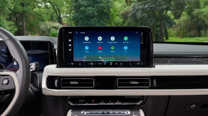 The center touchscreen inside a 2027 Lincoln Aviator® Black Label™ SUV | Rydell Lincoln in Independence IA
