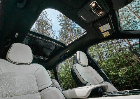 The front seats of a 2027 Lincoln Aviator® Black Label™ SUV | Rydell Lincoln in Independence IA